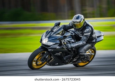 Tải Ngay 5.000+ Hình Ảnh Biker Miễn Phí: Bộ Sưu Tập Đa Dạng Cho Designer, Blogger & Fan Xe Mô Tô