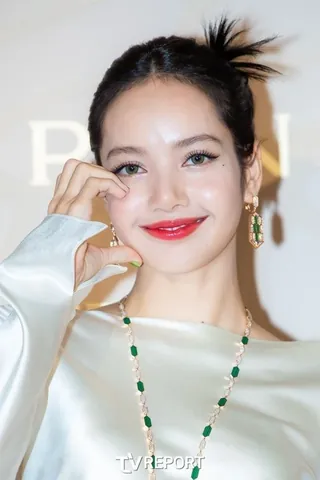 Tải Bộ Sưu Tập Hình Ảnh Blackpink Lisa Đẹp, Ngầu, Cute Mới Nhất Cho Fan Kpop Kèm Ảnh Chibi, Hình Nền