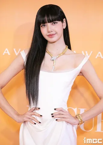 Tải Bộ Sưu Tập Hình Ảnh Blackpink Lisa Đẹp, Ngầu, Cute Mới Nhất Cho Fan Kpop Kèm Ảnh Chibi, Hình Nền