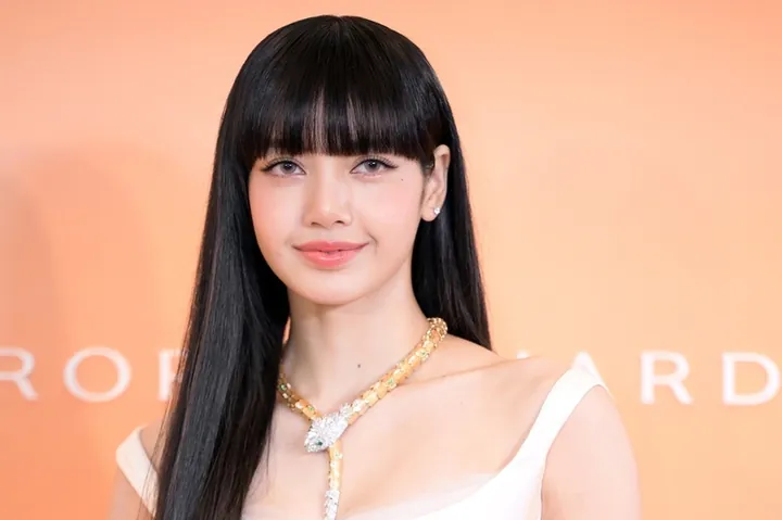 Tải Bộ Sưu Tập Hình Ảnh Blackpink Lisa Đẹp, Ngầu, Cute Mới Nhất Cho Fan Kpop Kèm Ảnh Chibi, Hình Nền
