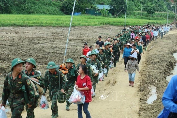 Hình Ảnh “bộ Đội Cụ Hồ” Trong Lòng Nhân Dân: Tập Hợp Những Khoảnh Khắc Vinh Quang Và Tình Yêu Quân‑nhân