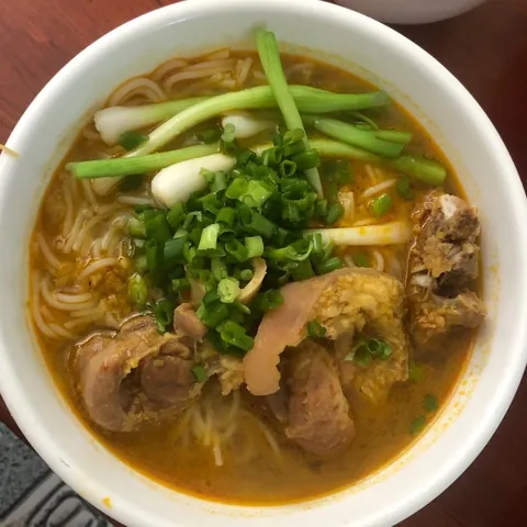 Khám Phá Hình Ảnh Bún Giò Heo Chuẩn Vị Cho Tín Đồ Ẩm Thực Cùng Các Biến Thể Đa Dạng Khám Phá Hình Ảnh Bún Giò Heo Chuẩn Vị Cho Tín Đồ Ẩm Thực Cùng Các Biến Thể Đa Dạng