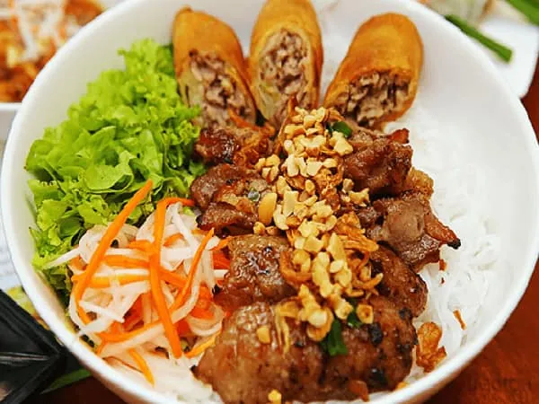Khám Phá Hình Ảnh Bún Giò Heo Chuẩn Vị Cho Tín Đồ Ẩm Thực Cùng Các Biến Thể Đa Dạng Khám Phá Hình Ảnh Bún Giò Heo Chuẩn Vị Cho Tín Đồ Ẩm Thực Cùng Các Biến Thể Đa Dạng