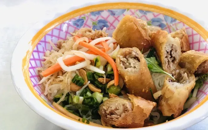 Khám Phá Hình Ảnh Bún Giò Heo Chuẩn Vị Cho Tín Đồ Ẩm Thực Cùng Các Biến Thể Đa Dạng Khám Phá Hình Ảnh Bún Giò Heo Chuẩn Vị Cho Tín Đồ Ẩm Thực Cùng Các Biến Thể Đa Dạng