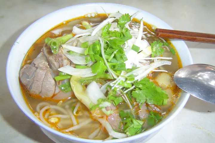 Khám Phá Hình Ảnh Bún Giò Heo Chuẩn Vị Cho Tín Đồ Ẩm Thực Cùng Các Biến Thể Đa Dạng Khám Phá Hình Ảnh Bún Giò Heo Chuẩn Vị Cho Tín Đồ Ẩm Thực Cùng Các Biến Thể Đa Dạng