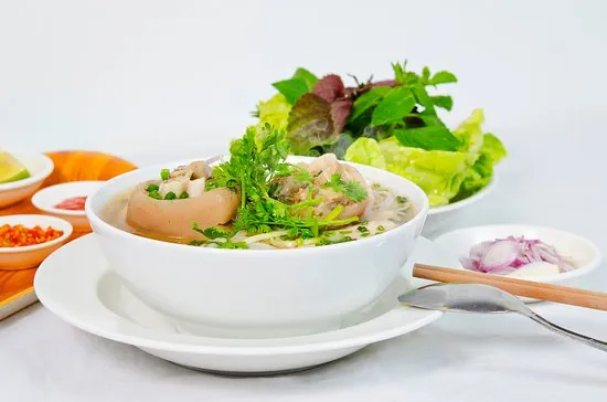 Khám Phá Hình Ảnh Bún Giò Heo Chuẩn Vị Cho Tín Đồ Ẩm Thực Cùng Các Biến Thể Đa Dạng Khám Phá Hình Ảnh Bún Giò Heo Chuẩn Vị Cho Tín Đồ Ẩm Thực Cùng Các Biến Thể Đa Dạng