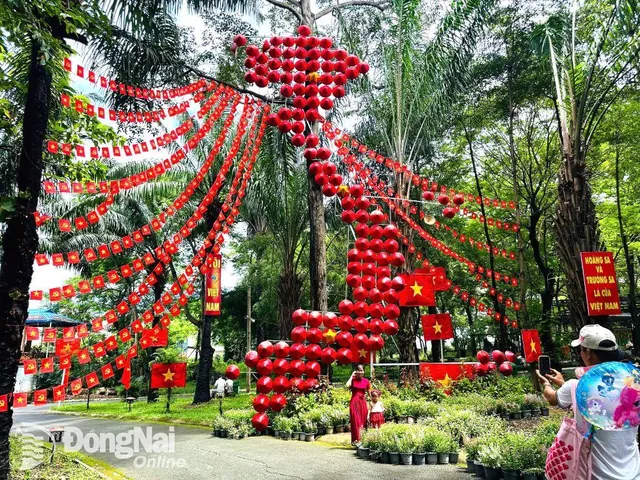 Chiêm Ngưỡng Hình Ảnh Bửu Long: Khu Du Lịch "vịnh Hạ Long Thu Nhỏ" Hấp Dẫn Du Khách Chiêm Ngưỡng Hình Ảnh Bửu Long: Khu Du Lịch "vịnh Hạ Long Thu Nhỏ" Hấp Dẫn Du Khách