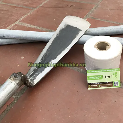 Xem Hình Ảnh Cái Thuổng Chi Tiết Cùng Cấu Tạo Khác Với Xẻng Cho Người Làm Vườn