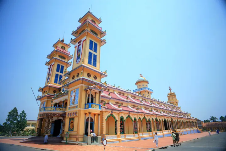 Khám Phá Hình Ảnh Cao Đài Và Kiến Trúc Tòa Thánh Tây Ninh Dành Cho Du Khách Yêu Văn Hóa Khám Phá Hình Ảnh Cao Đài Và Kiến Trúc Tòa Thánh Tây Ninh Dành Cho Du Khách Yêu Văn Hóa