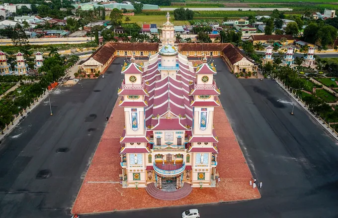 Khám Phá Hình Ảnh Cao Đài Và Kiến Trúc Tòa Thánh Tây Ninh Dành Cho Du Khách Yêu Văn Hóa Khám Phá Hình Ảnh Cao Đài Và Kiến Trúc Tòa Thánh Tây Ninh Dành Cho Du Khách Yêu Văn Hóa