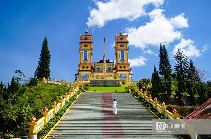 Khám Phá Hình Ảnh Cao Đài Và Kiến Trúc Tòa Thánh Tây Ninh Dành Cho Du Khách Yêu Văn Hóa Khám Phá Hình Ảnh Cao Đài Và Kiến Trúc Tòa Thánh Tây Ninh Dành Cho Du Khách Yêu Văn Hóa