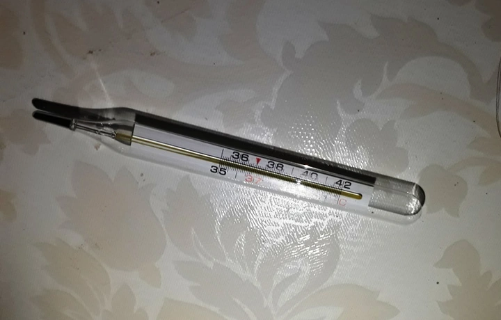 Tải Ngay Hình Ảnh Cặp Nhiệt Độ Sốt 38°c + Hướng Dẫn Đo Nhiệt Đúng Cách Cho Cha Mẹ Tải Ngay Hình Ảnh Cặp Nhiệt Độ Sốt 38°c + Hướng Dẫn Đo Nhiệt Đúng Cách Cho Cha Mẹ