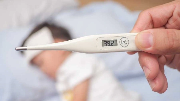 Tải Ngay Hình Ảnh Cặp Nhiệt Độ Sốt 38°c + Hướng Dẫn Đo Nhiệt Đúng Cách Cho Cha Mẹ Tải Ngay Hình Ảnh Cặp Nhiệt Độ Sốt 38°c + Hướng Dẫn Đo Nhiệt Đúng Cách Cho Cha Mẹ