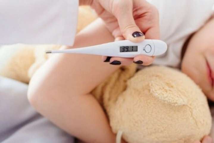 Tải Ngay Hình Ảnh Cặp Nhiệt Độ Sốt 38°c + Hướng Dẫn Đo Nhiệt Đúng Cách Cho Cha Mẹ Tải Ngay Hình Ảnh Cặp Nhiệt Độ Sốt 38°c + Hướng Dẫn Đo Nhiệt Đúng Cách Cho Cha Mẹ