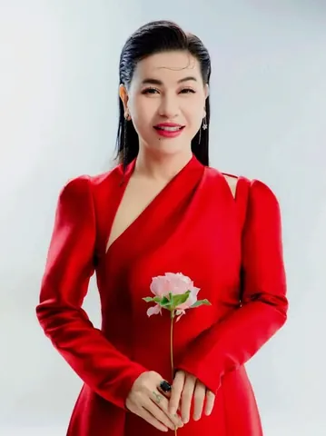 Xem Bộ Sưu Tập Hình Ảnh Cát Phượng Đời Tư Và Sự Nghiệp Mới Nhất Cho Người Hâm Mộ