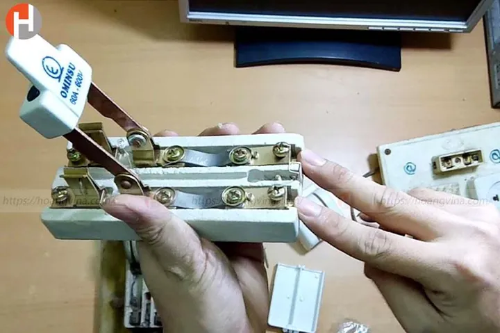 Xem Hình Ảnh Cầu Dao, Cấu Tạo (meronymy) Và Các Loại (hyponym) Phổ Biến Dành Cho Người Dùng Điện
