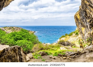 Tải Và Sử Dụng Hình Ảnh “cave” Miễn Phí Bản Quyền: Hướng Dẫn Toàn Diện Cho Người Thiết Kế & Nội Dung