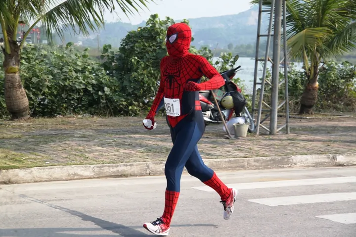 Tìm Và Tải Hình Ảnh Chạy Marathon Cho Vận Động Viên: Từ Ảnh Bib Đến Kho Ảnh Stock