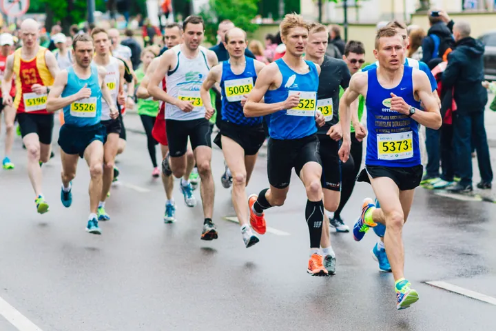 Tìm Và Tải Hình Ảnh Chạy Marathon Cho Vận Động Viên: Từ Ảnh Bib Đến Kho Ảnh Stock