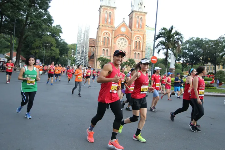 Tìm Và Tải Hình Ảnh Chạy Marathon Cho Vận Động Viên: Từ Ảnh Bib Đến Kho Ảnh Stock