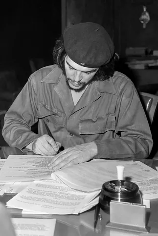 Khám Phá Nguồn Gốc Và Ý Nghĩa Hình Ảnh Che Guevara Dành Cho Người Yêu Lịch Sử Qua Bức Chân Dung Huyền Thoại Khám Phá Nguồn Gốc Và Ý Nghĩa Hình Ảnh Che Guevara Dành Cho Người Yêu Lịch Sử Qua Bức Chân Dung Huyền Thoại