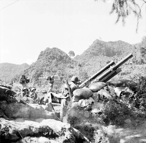 Xem Lại Toàn Bộ Hình Ảnh Chiến Tranh Biên Giới Phía Bắc 1979: Bộ Sưu Tập Lịch Sử, Phân Tích Chiến Lược Và Câu Chuyện Hậu Trường Cho Người Yêu Lịch Sử Xem Lại Toàn Bộ Hình Ảnh Chiến Tranh Biên Giới Phía Bắc 1979: Bộ Sưu Tập Lịch Sử, Phân Tích Chiến Lược Và Câu Chuyện Hậu Trường Cho Người Yêu Lịch Sử