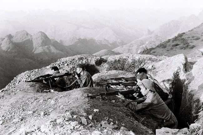 Xem Lại Toàn Bộ Hình Ảnh Chiến Tranh Biên Giới Phía Bắc 1979: Bộ Sưu Tập Lịch Sử, Phân Tích Chiến Lược Và Câu Chuyện Hậu Trường Cho Người Yêu Lịch Sử Xem Lại Toàn Bộ Hình Ảnh Chiến Tranh Biên Giới Phía Bắc 1979: Bộ Sưu Tập Lịch Sử, Phân Tích Chiến Lược Và Câu Chuyện Hậu Trường Cho Người Yêu Lịch Sử