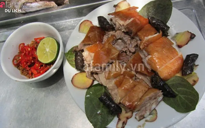Khám Phá Hình Ảnh Chó Quay Nguyên Con Đẹp Dành Cho Thực Khách Với Lớp Da Vàng Giòn Khám Phá Hình Ảnh Chó Quay Nguyên Con Đẹp Dành Cho Thực Khách Với Lớp Da Vàng Giòn