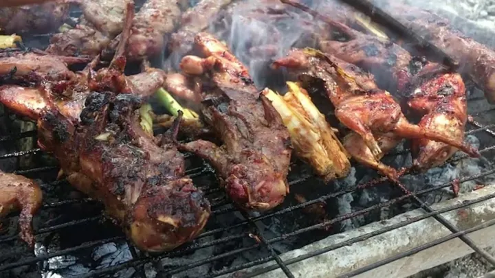 Khám Phá Hình Ảnh Chuột Nướng Đặc Sản Miền Tây Cho Thực Khách Tò Mò: Từ Chuột Đồng Nướng Lu Đến Chuột Nướng Mật Ong Khám Phá Hình Ảnh Chuột Nướng Đặc Sản Miền Tây Cho Thực Khách Tò Mò: Từ Chuột Đồng Nướng Lu Đến Chuột Nướng Mật Ong