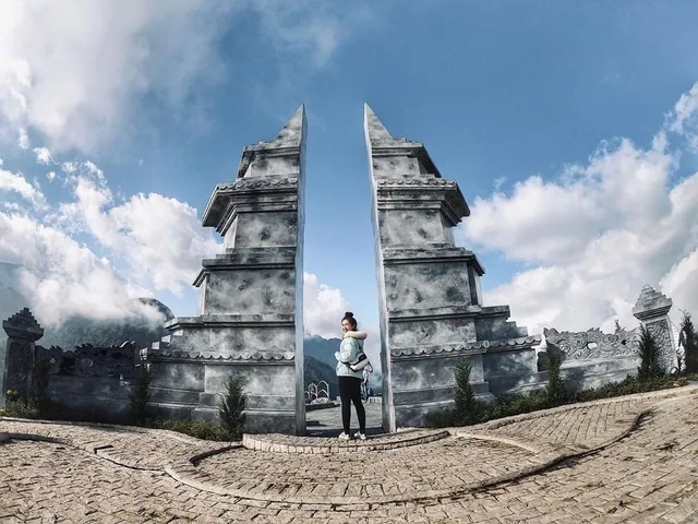 Chiêm Ngưỡng Hình Ảnh Cổng Trời Đẹp Ngoạn Mục Tại Sa Pa, Tam Đảo, Bali Cho Du Khách