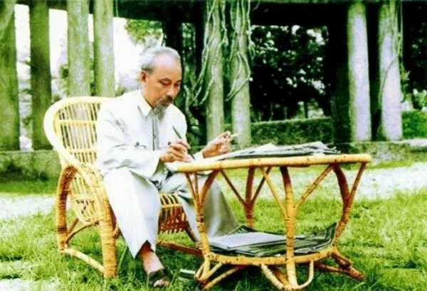 Khám Phá Hình Ảnh Chân Thực Và Ý Nghĩa Của Bác Hồ Dành Cho Người Yêu Lịch Sử: Từ Chân Dung Đến Tư Liệu Lịch Sử