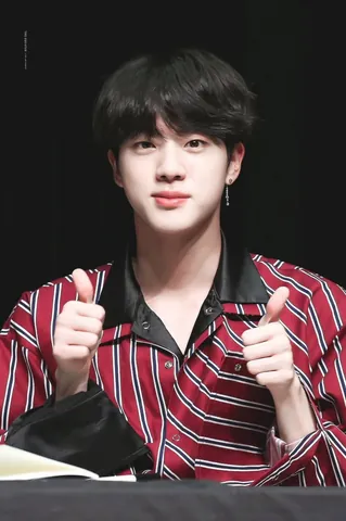 Chiêm Ngưỡng Hình Ảnh Jin (bts) Dành Cho Fan K-pop: Tổng Hợp Bộ Sưu Tập Ảnh Đời Thường Và Quân Ngũ