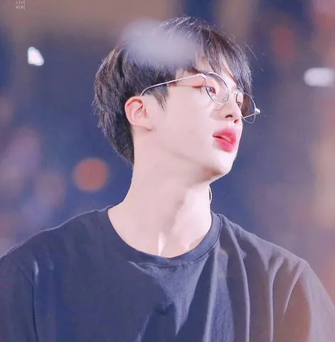 Chiêm Ngưỡng Hình Ảnh Jin (bts) Dành Cho Fan K-pop: Tổng Hợp Bộ Sưu Tập Ảnh Đời Thường Và Quân Ngũ