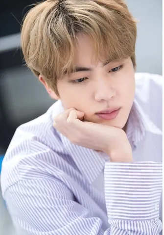Chiêm Ngưỡng Hình Ảnh Jin (bts) Dành Cho Fan K-pop: Tổng Hợp Bộ Sưu Tập Ảnh Đời Thường Và Quân Ngũ