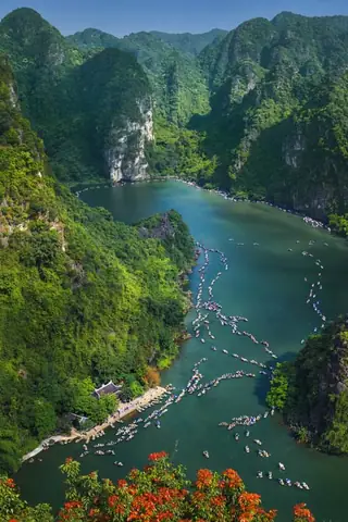 Khám Phá Hình Ảnh Đặc Trưng Của Việt Nam: Cảnh Đẹp Thiên Nhiên Và Biểu Tượng Văn Hóa Cho Du Khách