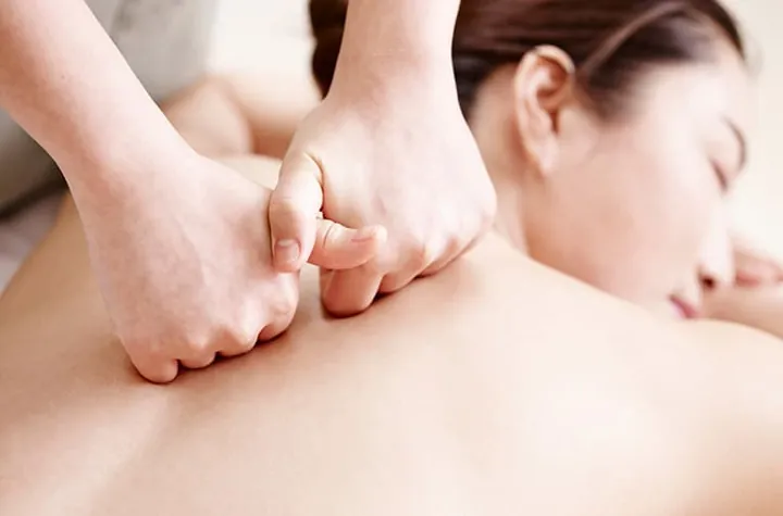 Tổng Hợp Hình Ảnh Đấm Lưng Thư Giãn Cho Người Bị Đau Lưng Và Các Kỹ Thuật Massage Tương Tự Tổng Hợp Hình Ảnh Đấm Lưng Thư Giãn Cho Người Bị Đau Lưng Và Các Kỹ Thuật Massage Tương Tự