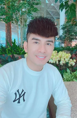 Xem Hình Ảnh Đan Trường: Tổng Hợp Ảnh Ca Sĩ Từ Thời Trẻ Đến Ngoại Hình Hiện Tại Cho Fan Hâm Mộ Xem Hình Ảnh Đan Trường: Tổng Hợp Ảnh Ca Sĩ Từ Thời Trẻ Đến Ngoại Hình Hiện Tại Cho Fan Hâm Mộ