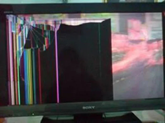 Xem Hình Ảnh Đập Tivi: Tổng Hợp Khoảnh Khắc Báo Hại Màn Hình Tv Của Fan Và Trẻ Nhỏ Xem Hình Ảnh Đập Tivi: Tổng Hợp Khoảnh Khắc Báo Hại Màn Hình Tv Của Fan Và Trẻ Nhỏ