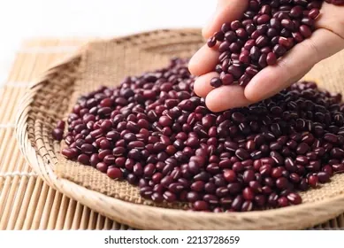 Tải Và Khám Phá Hình Ảnh Đậu Đỏ: So Sánh Đậu Đỏ Hạt To Và Hạt Nhỏ Cho Người Thiết Kế