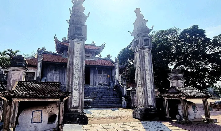 Chiêm Ngưỡng Hình Ảnh Đền Cờn Nghệ An: Bộ Sưu Tập Ảnh Thực Tế Và Vị Trí Linh Thiêng Cho Khách Hành Hương Chiêm Ngưỡng Hình Ảnh Đền Cờn Nghệ An: Bộ Sưu Tập Ảnh Thực Tế Và Vị Trí Linh Thiêng Cho Khách Hành Hương