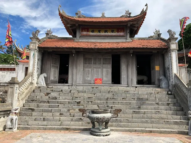Chiêm Ngưỡng Hình Ảnh Đền Cờn Nghệ An: Bộ Sưu Tập Ảnh Thực Tế Và Vị Trí Linh Thiêng Cho Khách Hành Hương Chiêm Ngưỡng Hình Ảnh Đền Cờn Nghệ An: Bộ Sưu Tập Ảnh Thực Tế Và Vị Trí Linh Thiêng Cho Khách Hành Hương