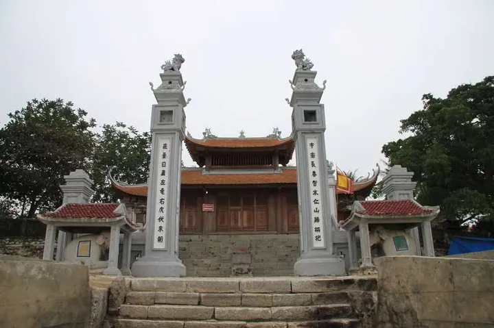 Chiêm Ngưỡng Hình Ảnh Đền Cờn Nghệ An: Bộ Sưu Tập Ảnh Thực Tế Và Vị Trí Linh Thiêng Cho Khách Hành Hương Chiêm Ngưỡng Hình Ảnh Đền Cờn Nghệ An: Bộ Sưu Tập Ảnh Thực Tế Và Vị Trí Linh Thiêng Cho Khách Hành Hương