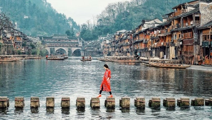 Hình Ảnh Đẹp Phượng Hoàng Cổ Trấn: Bộ Sưu Tập Siêu Đẹp Dành Cho Người Yêu Du Lịch & Sống Ảo Hình Ảnh Đẹp Phượng Hoàng Cổ Trấn: Bộ Sưu Tập Siêu Đẹp Dành Cho Người Yêu Du Lịch & Sống Ảo