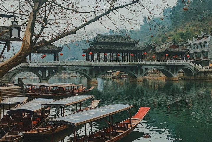 Hình Ảnh Đẹp Phượng Hoàng Cổ Trấn: Bộ Sưu Tập Siêu Đẹp Dành Cho Người Yêu Du Lịch & Sống Ảo Hình Ảnh Đẹp Phượng Hoàng Cổ Trấn: Bộ Sưu Tập Siêu Đẹp Dành Cho Người Yêu Du Lịch & Sống Ảo