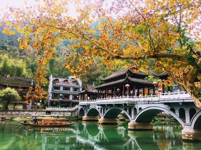 Hình Ảnh Đẹp Phượng Hoàng Cổ Trấn: Bộ Sưu Tập Siêu Đẹp Dành Cho Người Yêu Du Lịch & Sống Ảo Hình Ảnh Đẹp Phượng Hoàng Cổ Trấn: Bộ Sưu Tập Siêu Đẹp Dành Cho Người Yêu Du Lịch & Sống Ảo