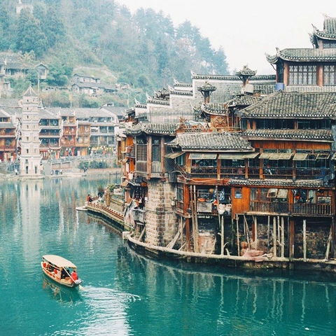 Hình Ảnh Đẹp Phượng Hoàng Cổ Trấn: Bộ Sưu Tập Siêu Đẹp Dành Cho Người Yêu Du Lịch & Sống Ảo Hình Ảnh Đẹp Phượng Hoàng Cổ Trấn: Bộ Sưu Tập Siêu Đẹp Dành Cho Người Yêu Du Lịch & Sống Ảo