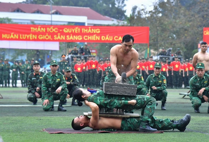 Bộ Sưu Tập Hình Ảnh Đẹp Về Bộ Đội Biên Phòng: Tài Liệu Tham Khảo Cho Người Yêu Lịch Sử Và Nhiếp Ảnh