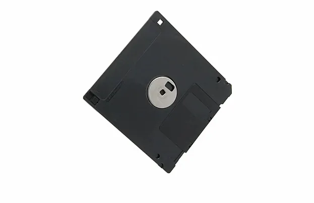 Khám Phá Hình Ảnh Đĩa Mềm Và Các Loại Đĩa Mềm Hoài Niệm Dành Cho Thế Hệ 8x Khám Phá Hình Ảnh Đĩa Mềm Và Các Loại Đĩa Mềm Hoài Niệm Dành Cho Thế Hệ 8x