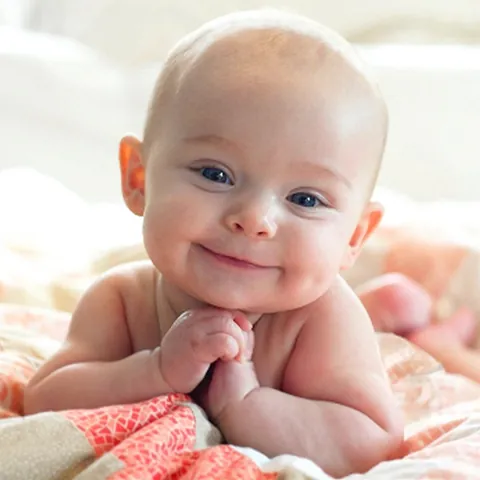 Tải Bộ Sưu Tập Hình Ảnh E Bé Dễ Thương, Cute (đáng Yêu) Làm Hình Nền, Avatar Cho Điện Thoại
