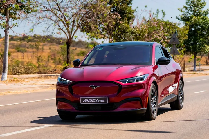 Xem & Tải Hình Ảnh Ford Mustang Đẹp Nhất: Tổng Hợp Các Phiên Bản Từ Mustang Gt Đến Mach-e Cho Người Yêu Xe